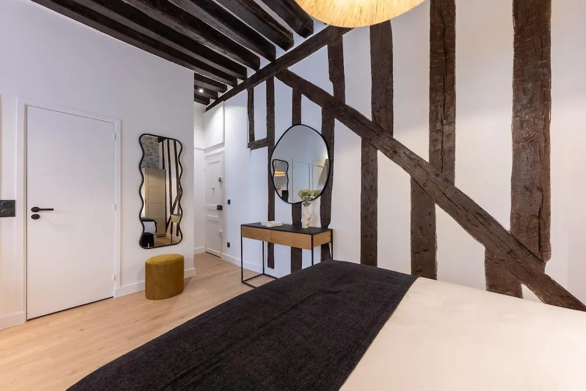 Апартаменты Parisian Luxury Living Rue Dauphine Saint-Germain-Des-Pres  Париж