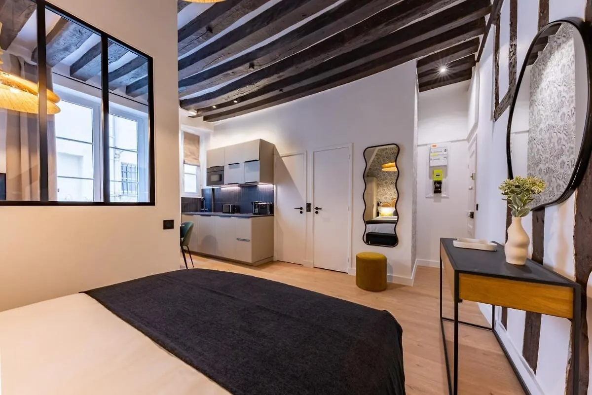 Апартаменты Parisian Luxury Living Rue Dauphine Saint-Germain-Des-Pres 0*, Париж Франция
